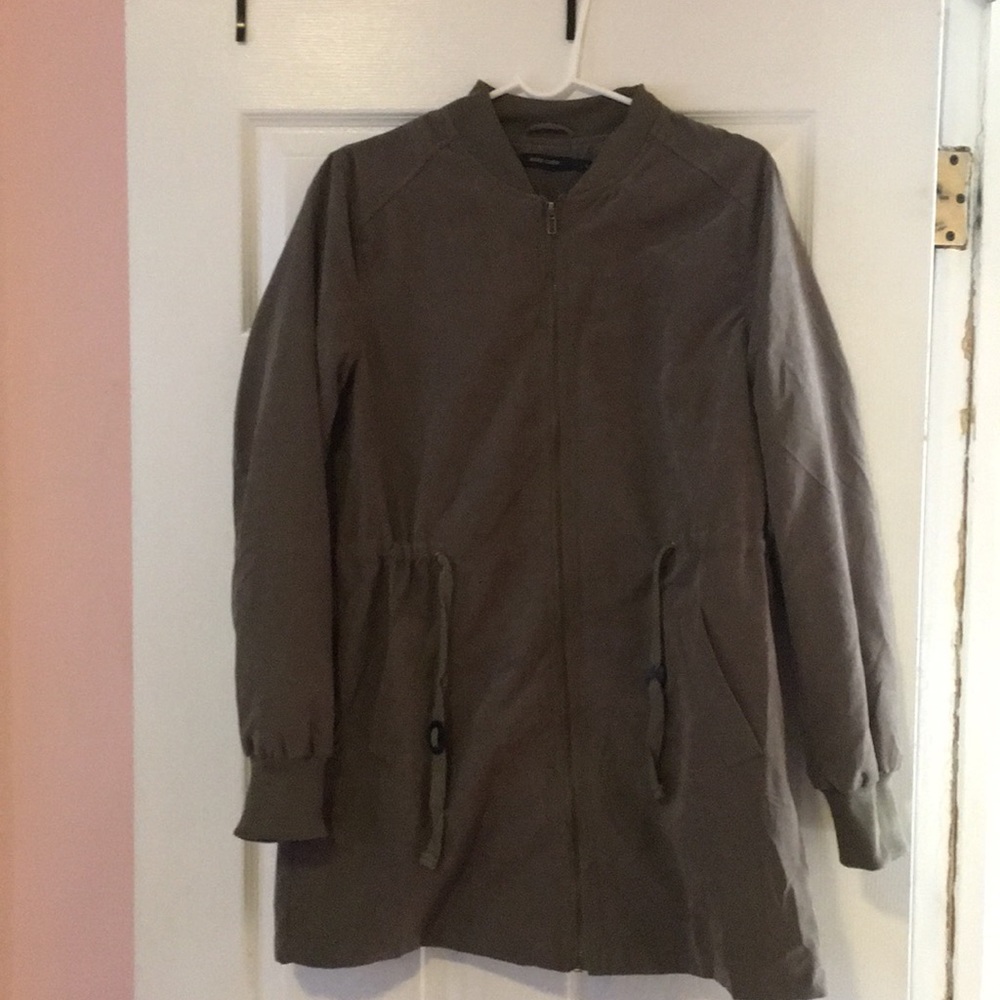 Olive bomber jacket✨